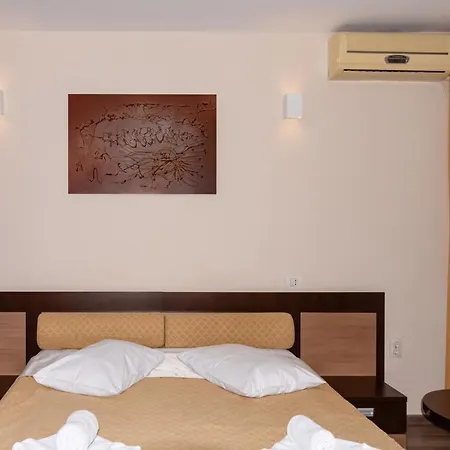 Hotell Grand 3*