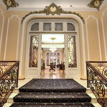 Hotell Grand 3*