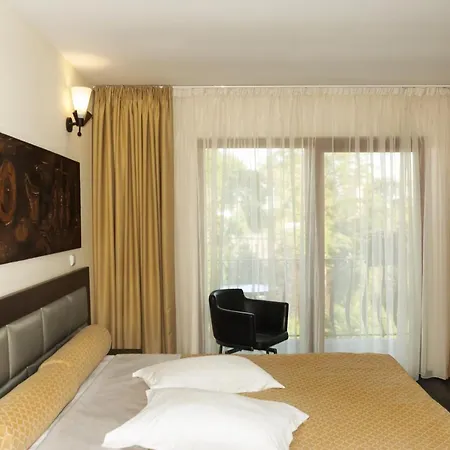 Hotel Grand 3*